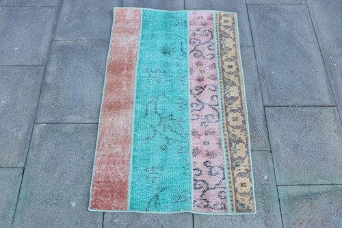 Small rug 9x3 - red, green