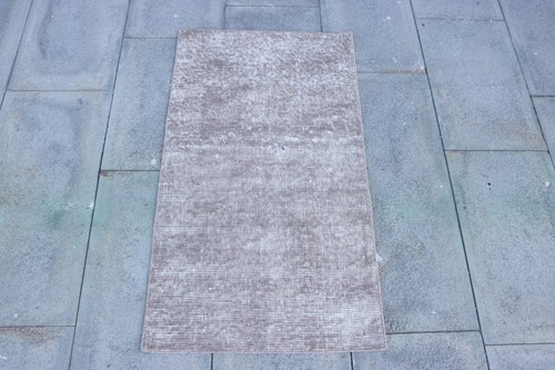 Small gray rug - small, 1.7x3.1,
